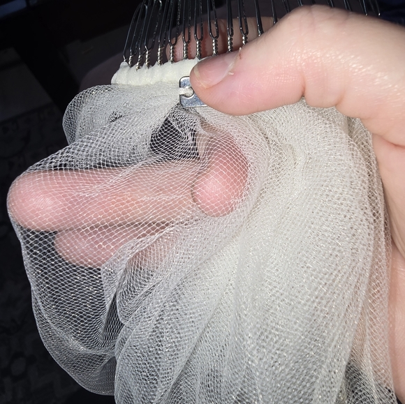 Bling Embellished Fingertip Bridal Veil - Picture 8 of 8